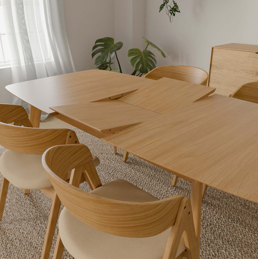 Mesa extensible de roble Cáprica