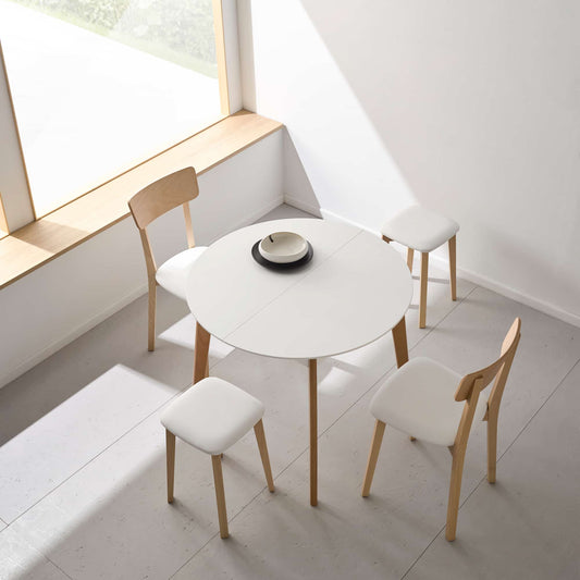 Taburete bajo de madera con asiento piel sintética Capri - Vaulán